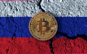 Drapeau russe et bitcoin : le bitcoin refuge pour les oligarques russes ?
